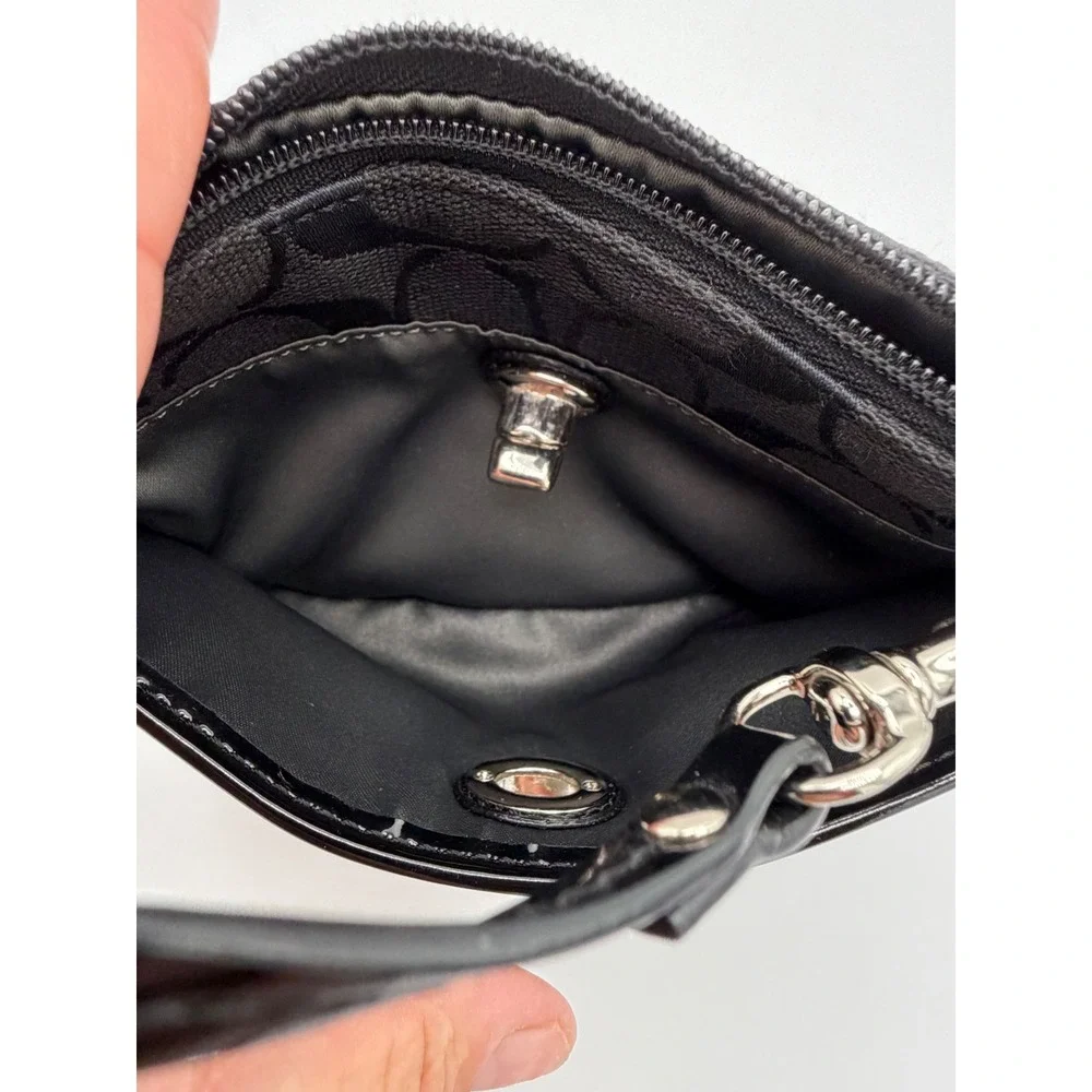 Coach Black Signature Jacquard Wristlet Patent Leather Trim Turnlock Detail 0145